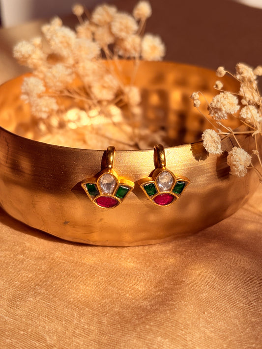 Gulnaar Kundan Ear Cuff