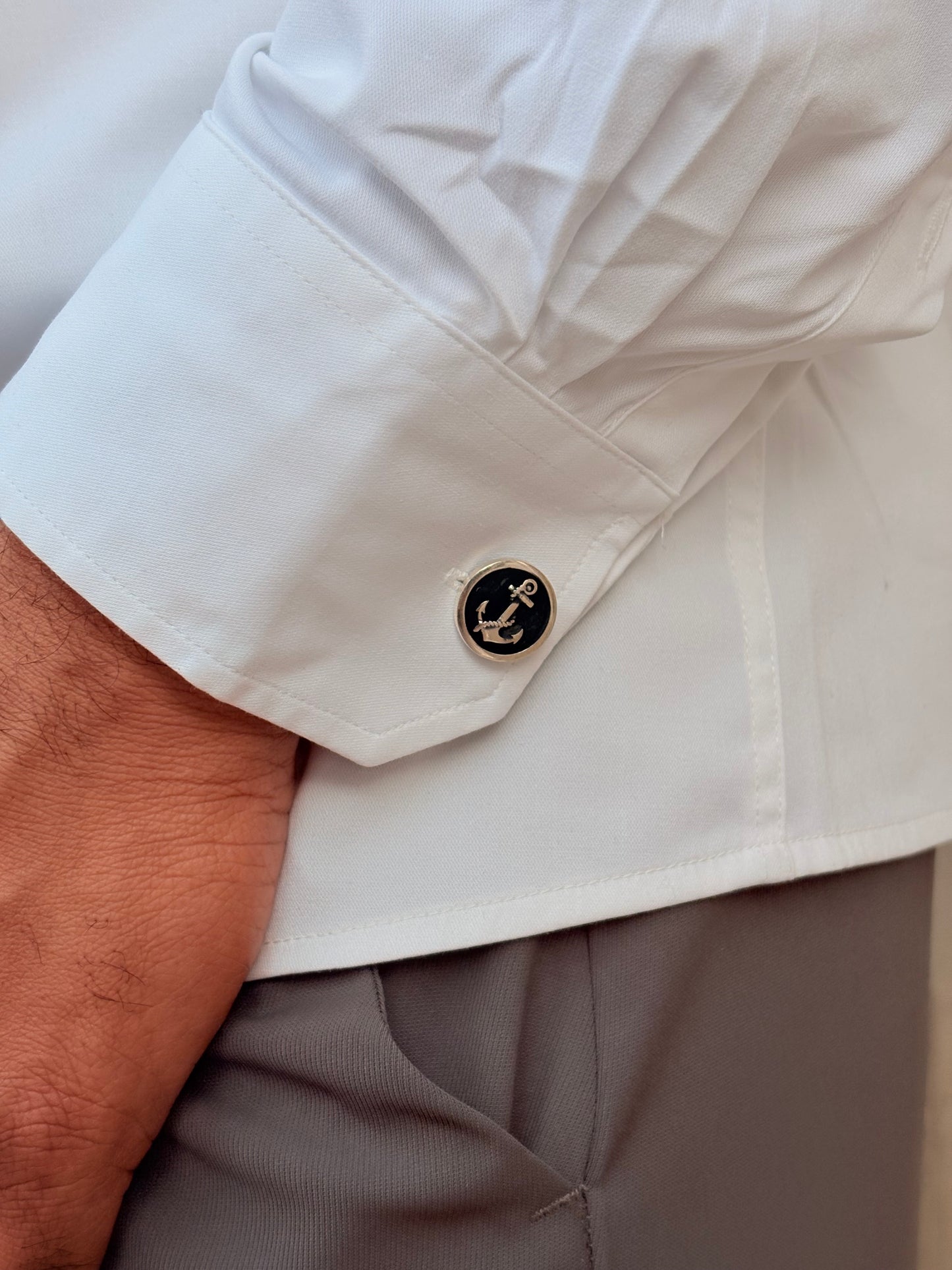 Anchor style cufflink