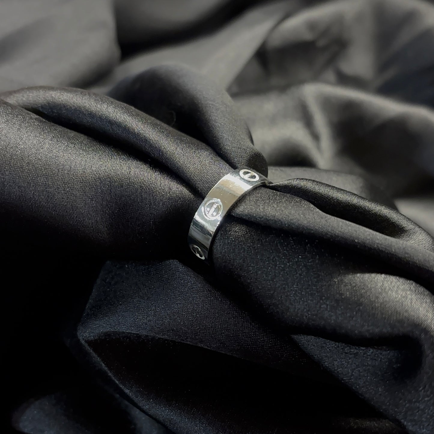 Boundless silver ring