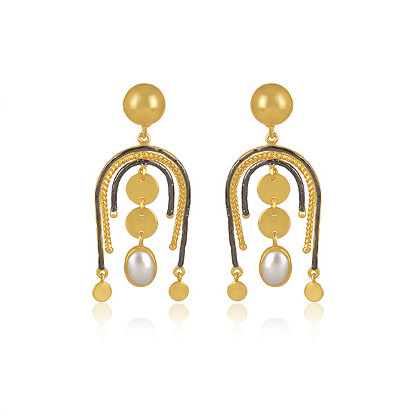 The royal affair statement dazzling earrings