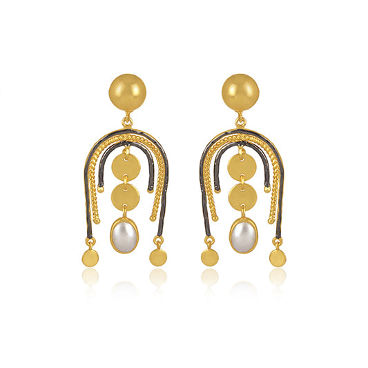 The royal affair statement dazzling earrings