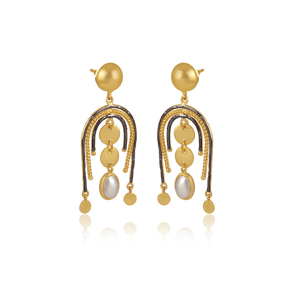 The royal affair statement dazzling earrings
