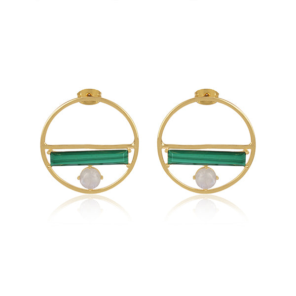 Effortlessely chic and stylish golden geometric earrings