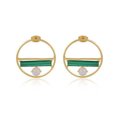 Effortlessely chic and stylish golden geometric earrings