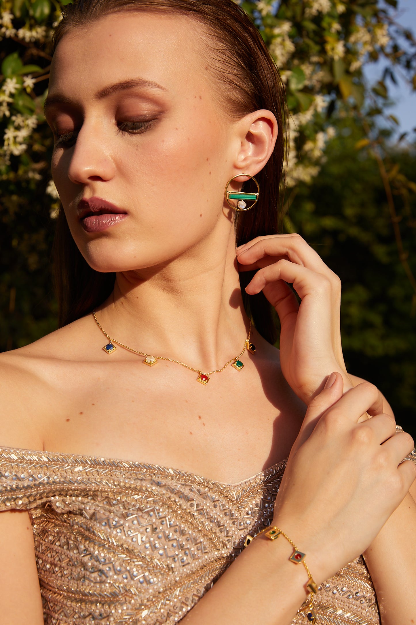 Effortlessely chic and stylish golden geometric earrings