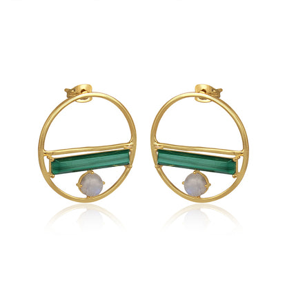 Effortlessely chic and stylish golden geometric earrings