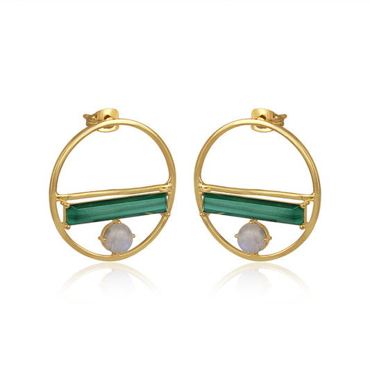 Effortlessely chic and stylish golden geometric earrings