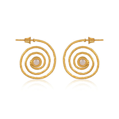 The entangled golden pearl earrings
