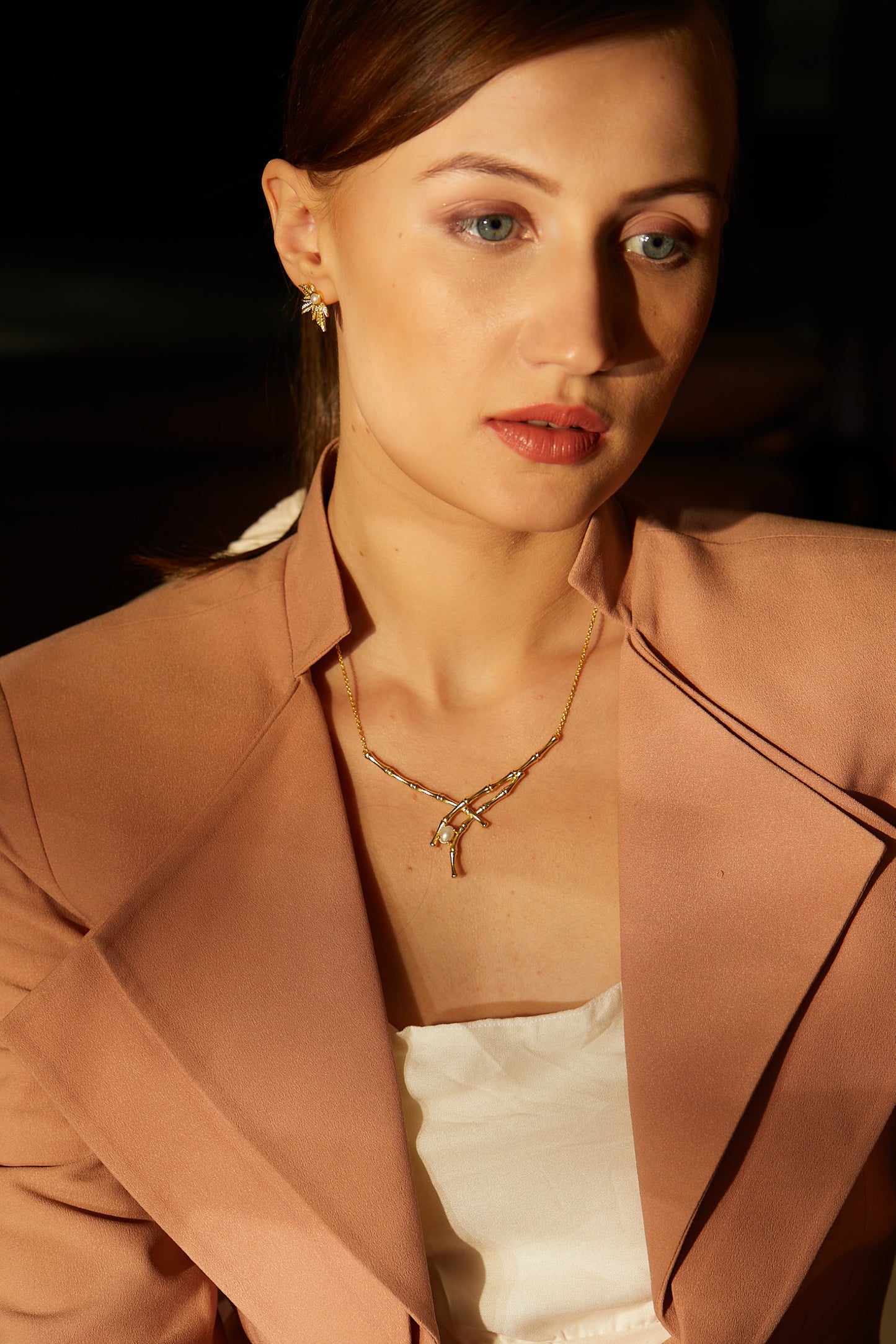 The gorgeous charmer pearl necklace