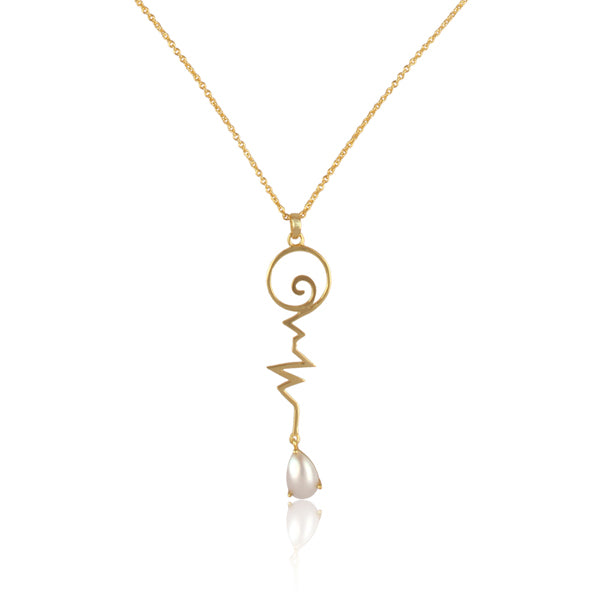 the beating hearts pearl golden necklace