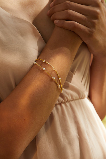 the classy desire perfect pearl chain bracelet
