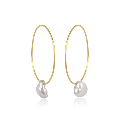 the geometric chic pearl hoop earrings.