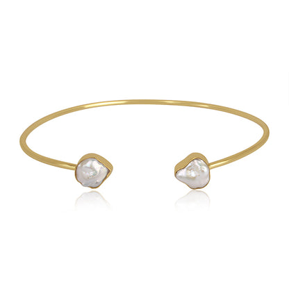 eternally stylish golden pearl necklace