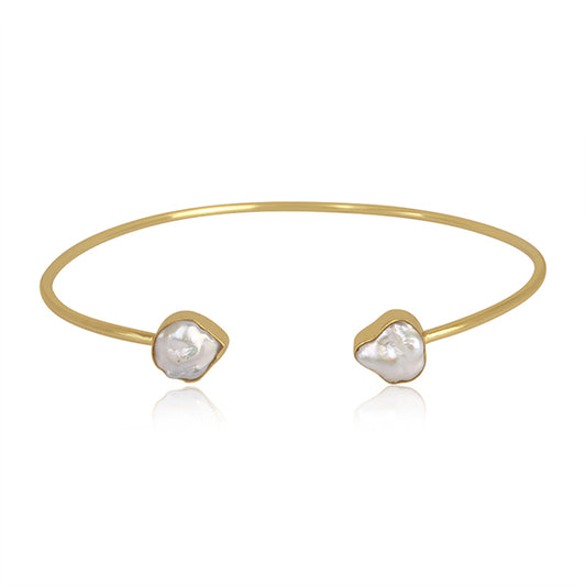 eternally stylish golden pearl necklace