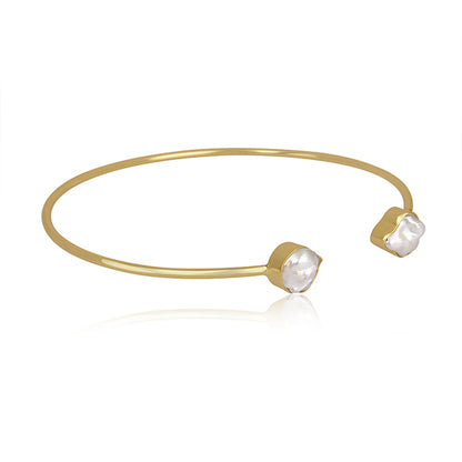 eternally stylish golden pearl necklace