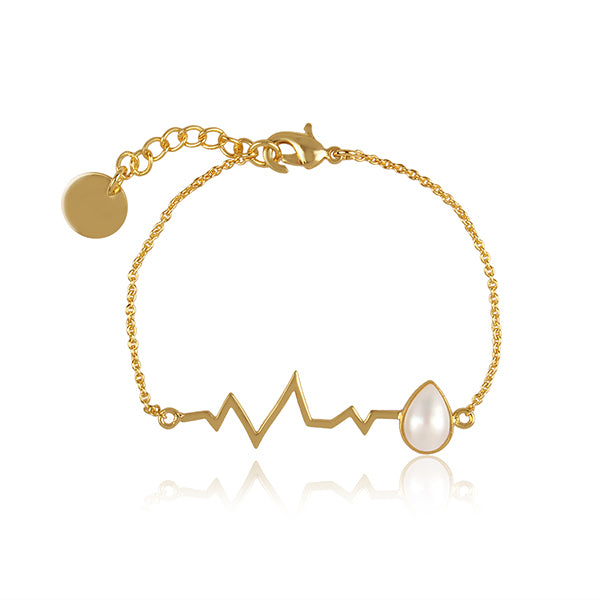 the elegant hearbeat pearl bracelet