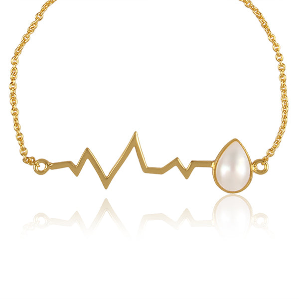 the elegant hearbeat pearl bracelet