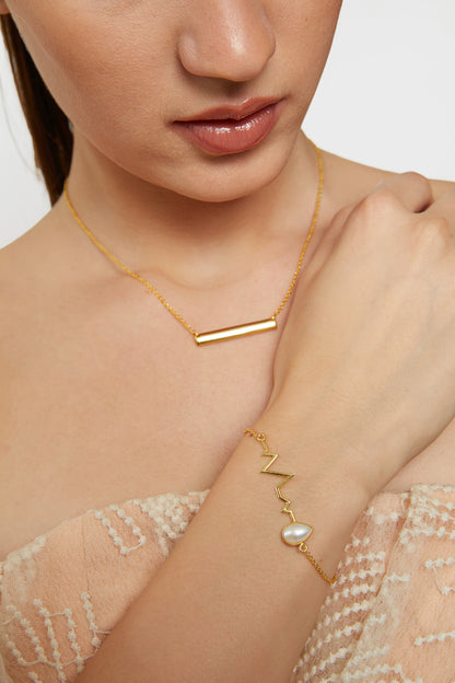 the elegant hearbeat pearl bracelet