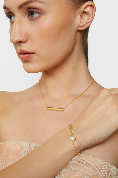 the elegant hearbeat pearl bracelet