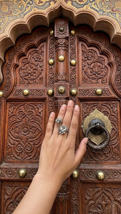 OXIDISED DUAL FINGER CHAIN RING