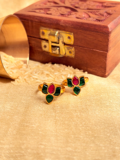 Lotus ruby n emerald silver toe rings