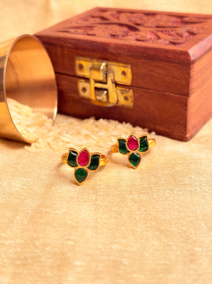 Lotus ruby n emerald silver toe rings