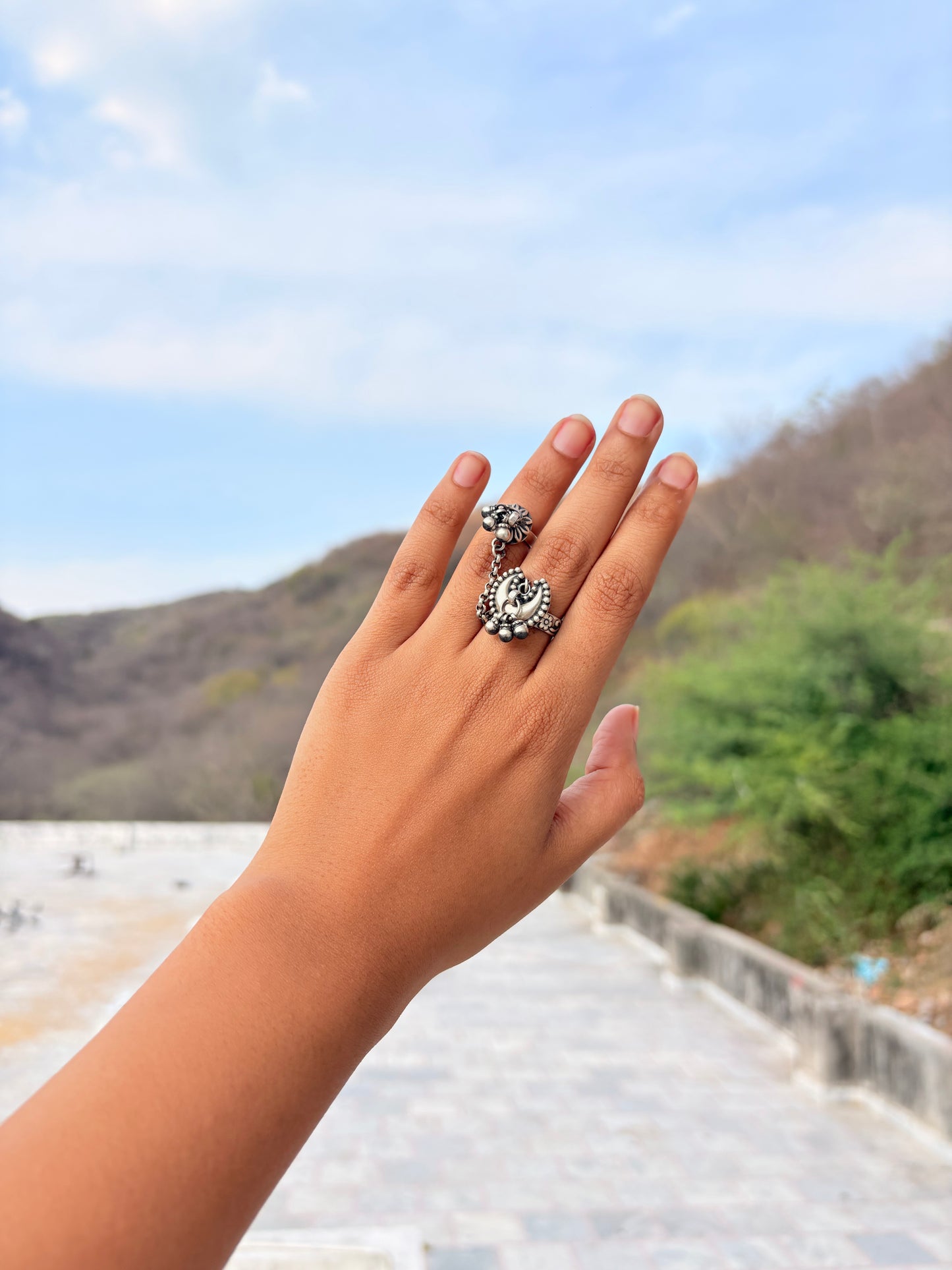OXIDISED DUAL FINGER CHAIN RING
