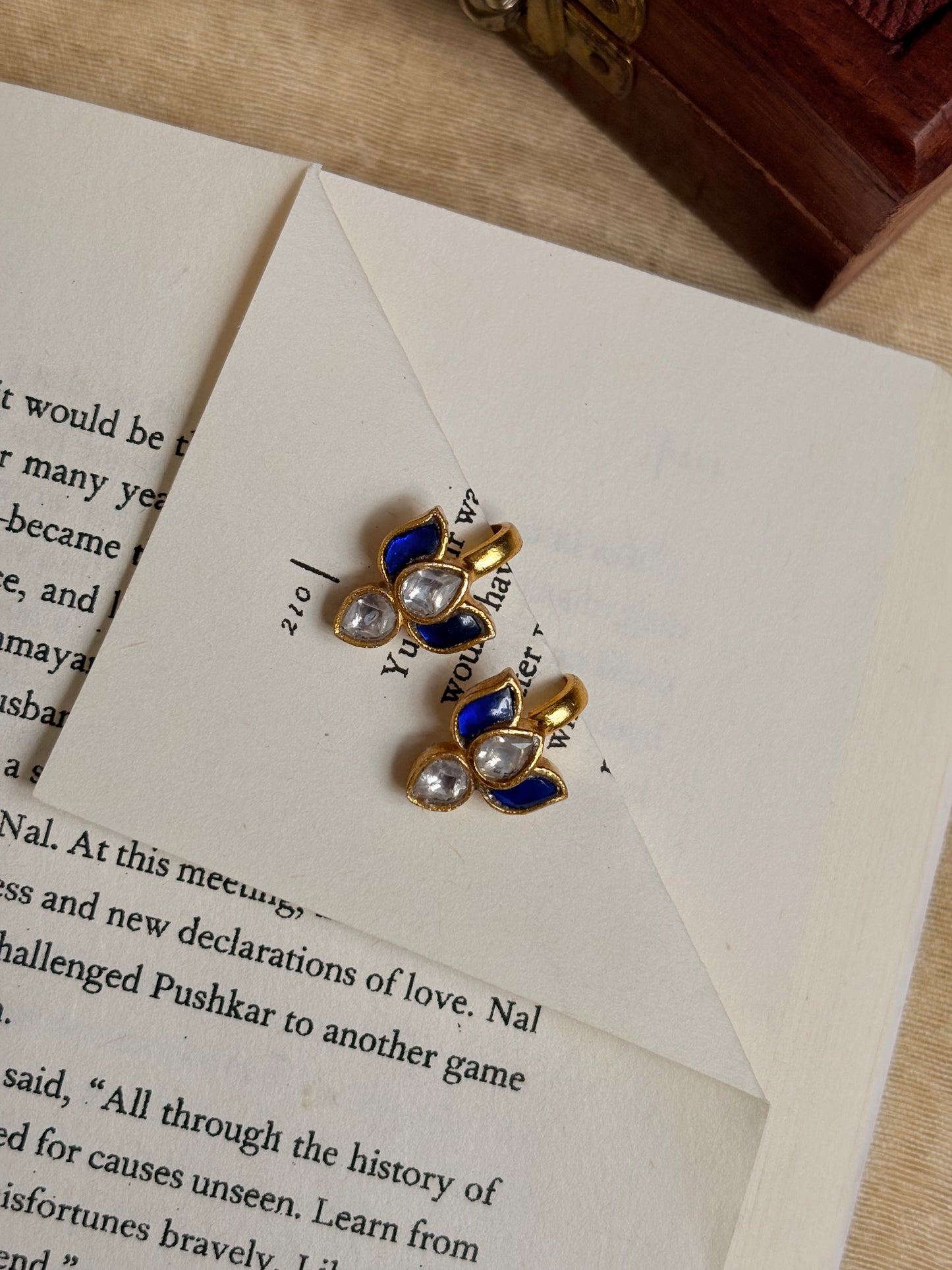 Morni Neel Stone Silver Ear Cuff