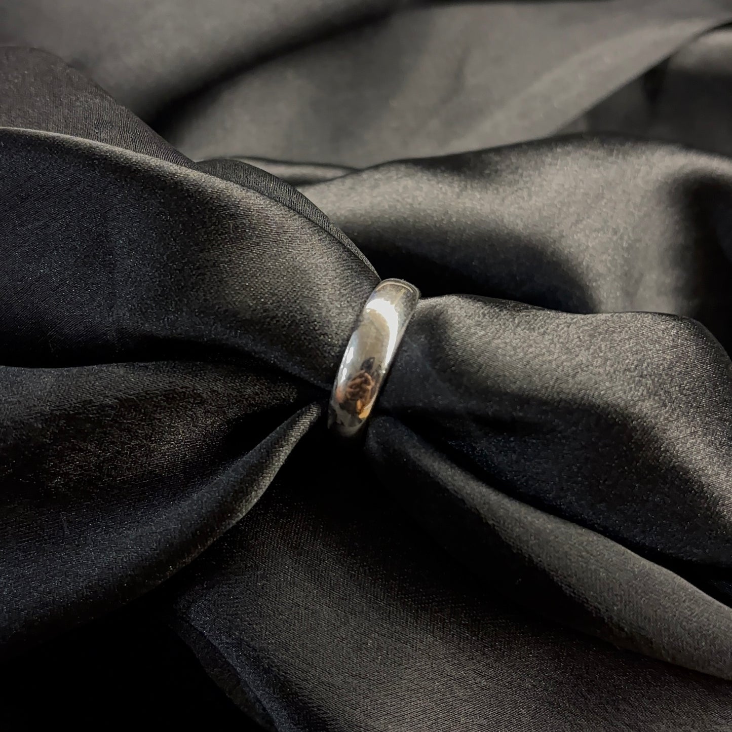 The Signature Band Silver ring