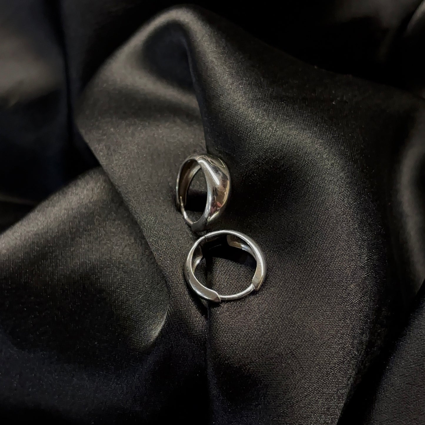Kaju Bali Hoop Earrings, Silver Tone